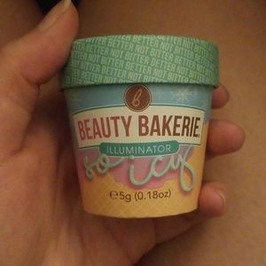 Beauty Bakerie Illuminator - OFFERS ACCEPTED!